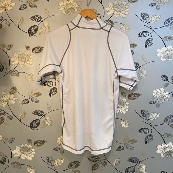 Men’s Nike ACG Dry-Fit Shirt - Picture 3 of 4